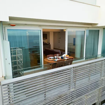 La Terrazza Sul Mare - Fronte Mare - Parking - Wifi Daire *